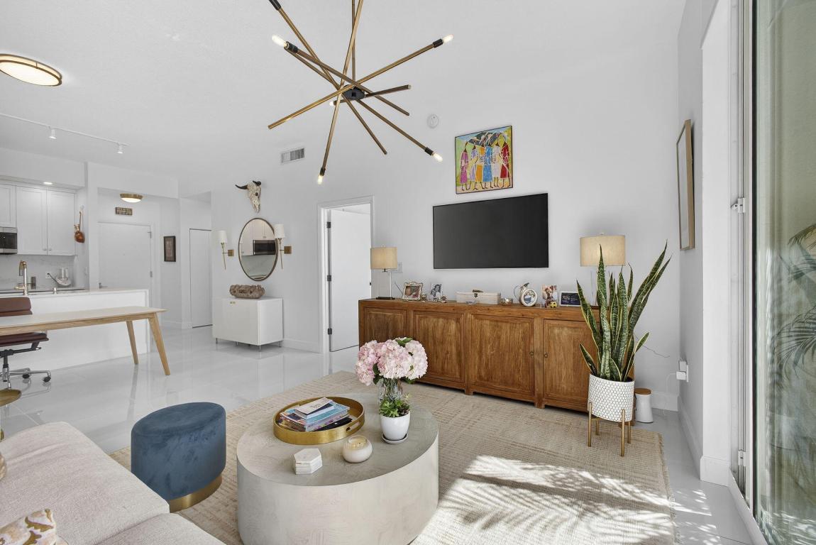 CITYPLACE SOUTH TOWER - Residential