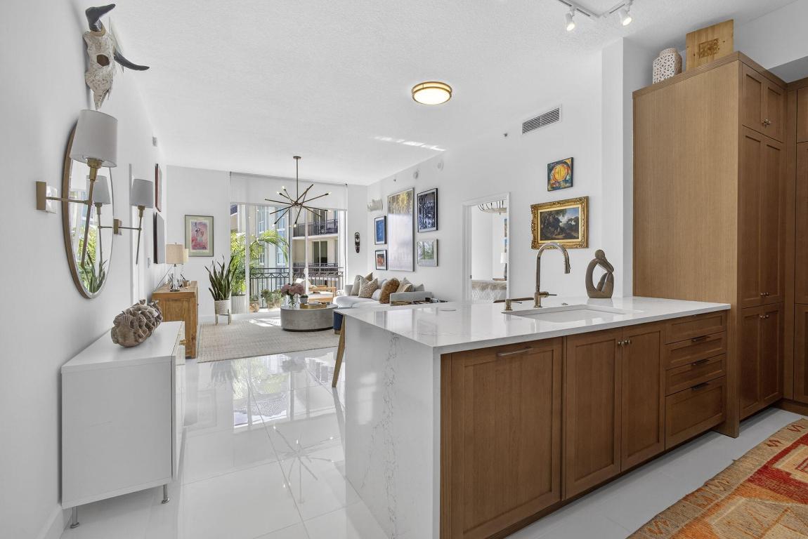 CITYPLACE SOUTH TOWER - Residential