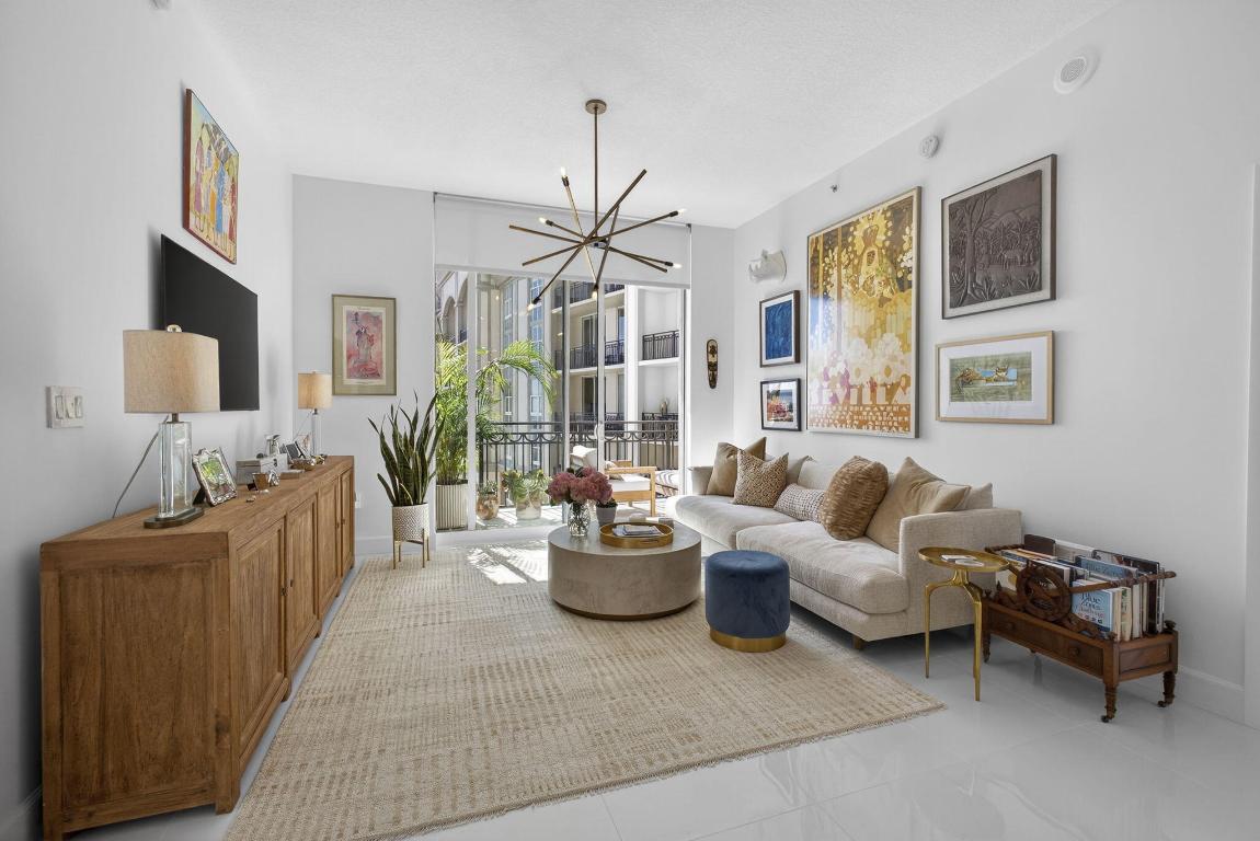 CITYPLACE SOUTH TOWER - Residential