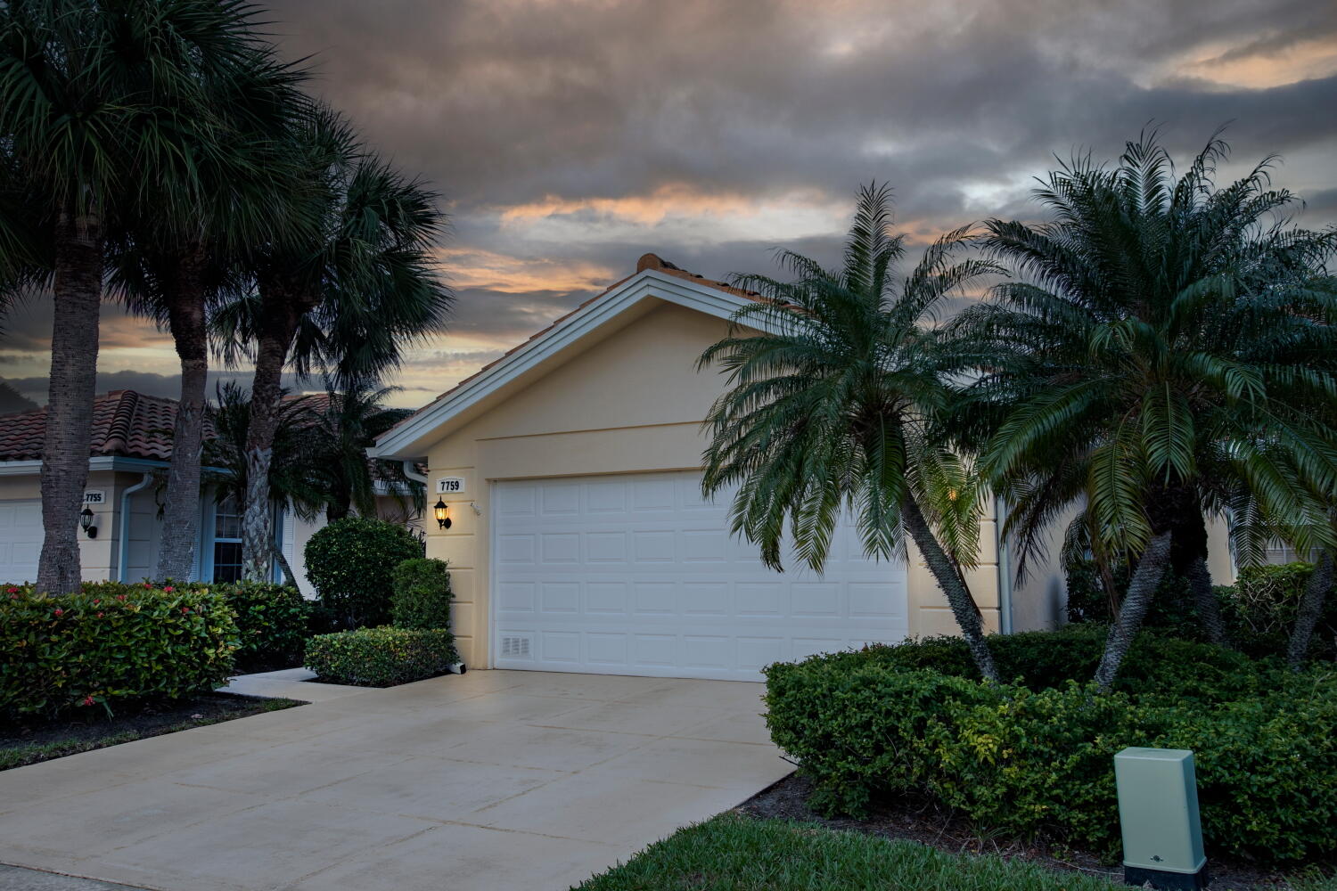 DOUBLE TREE - Residential