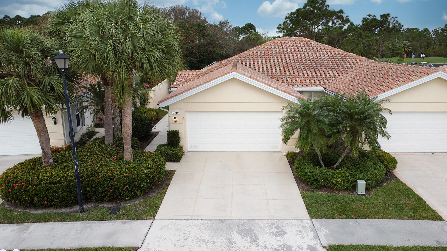 DOUBLE TREE - Residential