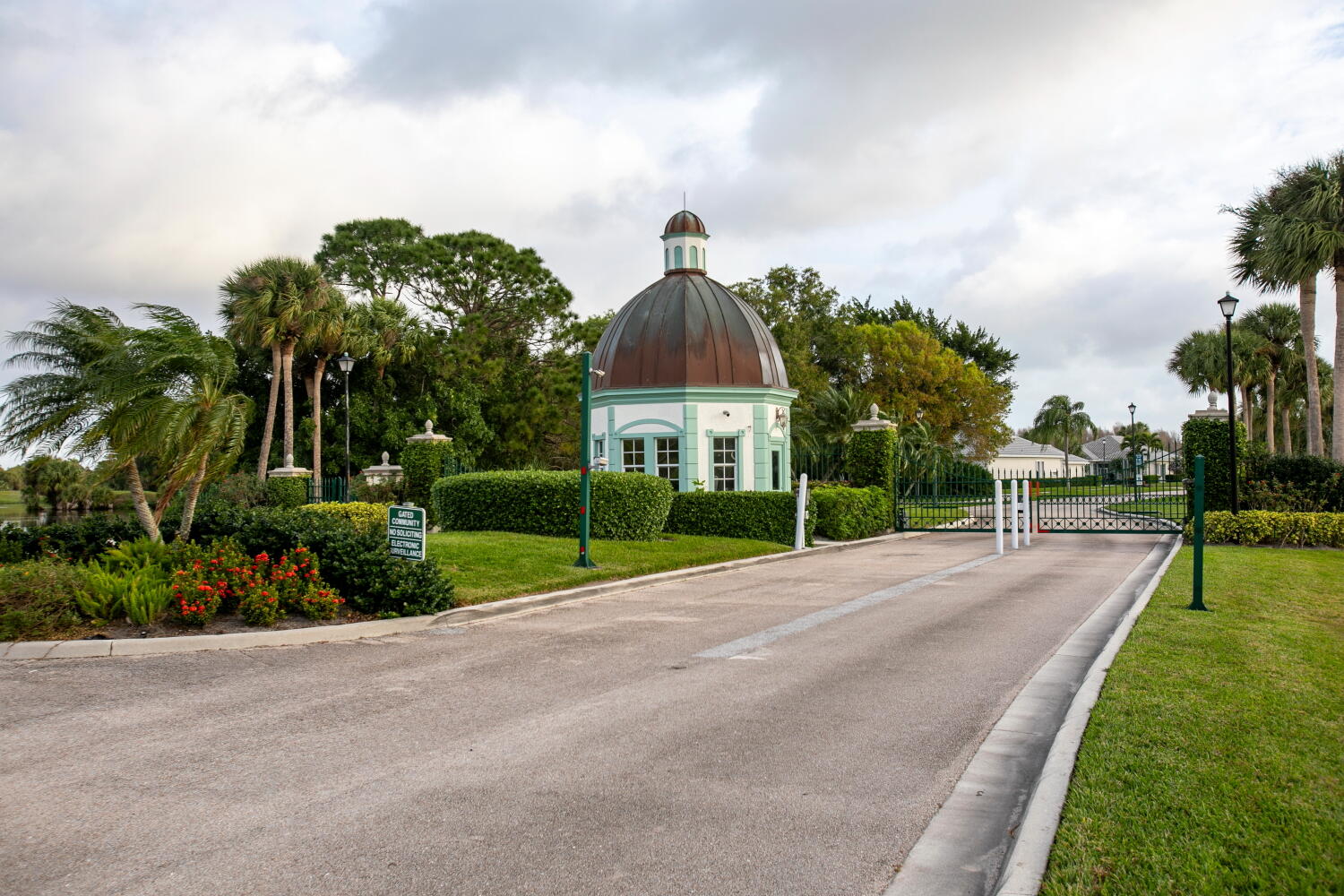 DOUBLE TREE - Residential