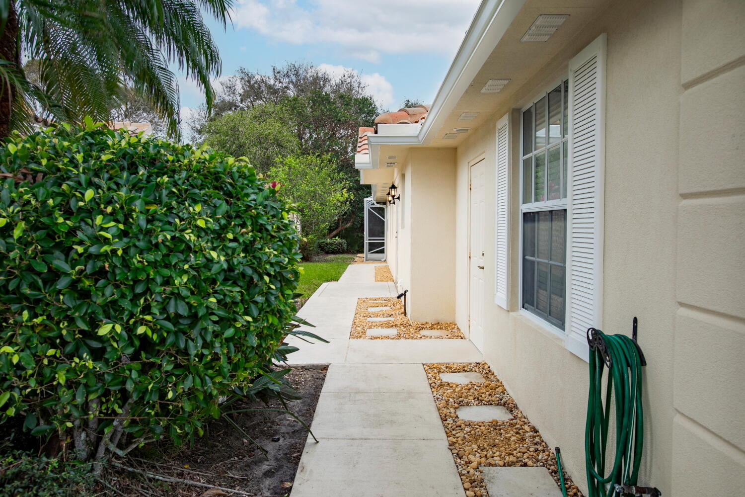 DOUBLE TREE - Residential