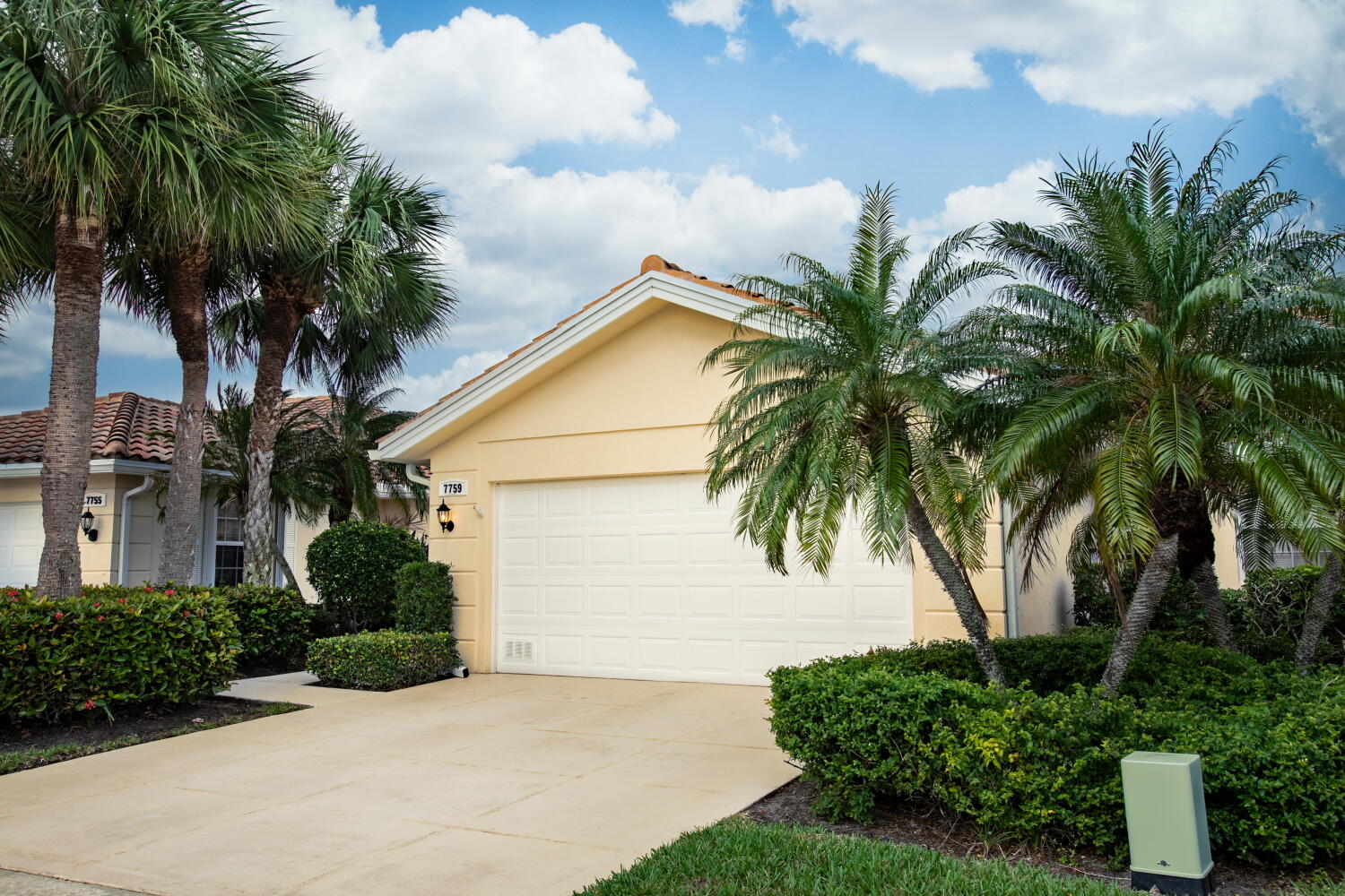 DOUBLE TREE - Residential