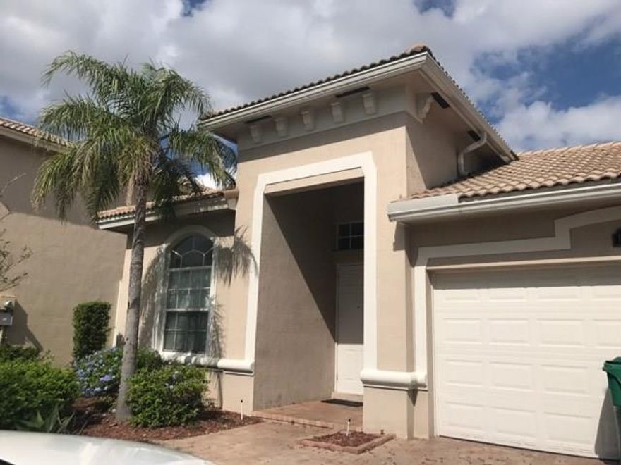 SPACIOUS 4 BEDROOM, 3 BATH SINGLE FAMILY HOME LOCATED IN PRESTIGIOUS “HUNTINGTON.”  HOME FEATURES A 2 CAR GARAGE, GATED COMMUNITY, COMMUNITY POOL, TILE.  EXCELLENT AREA, MINUTES TO I-75 AND THE TURNPIKE.  CLOSE TO SHOPPING, RESTAURANTS, SCHOOLS, AND MUCH MORE.  SHOW AND RENT!