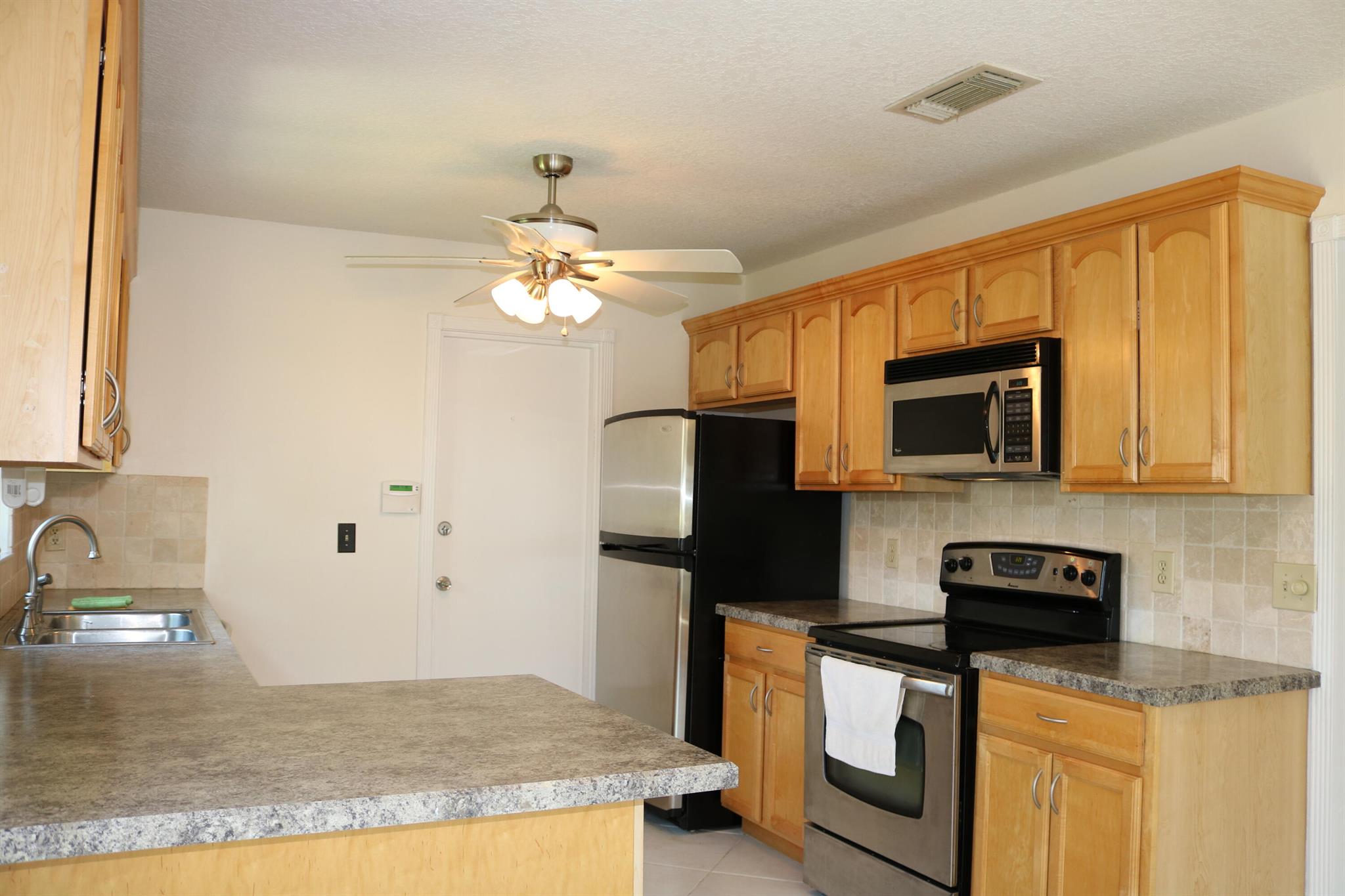 SANDALFOOT COVE SEC 9 - Residential Lease