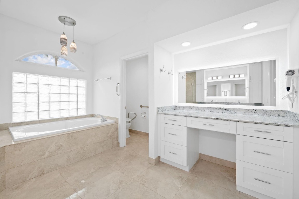 Golf-Tam Village 119-18 B - Residential