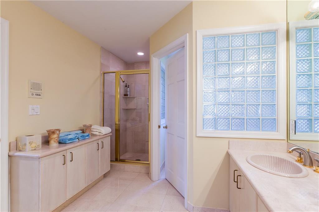 Del Lago Isle 42-2 B - Residential