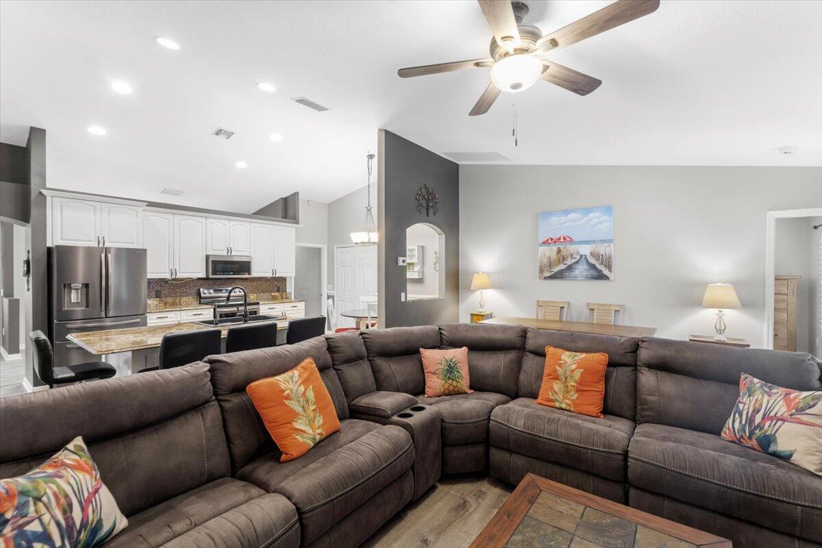 PORT ST LUCIE SECTION 11 - Residential