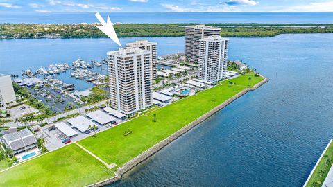 Condominium in North Palm Beach FL 123 Lakeshore Drive Dr 4.jpg