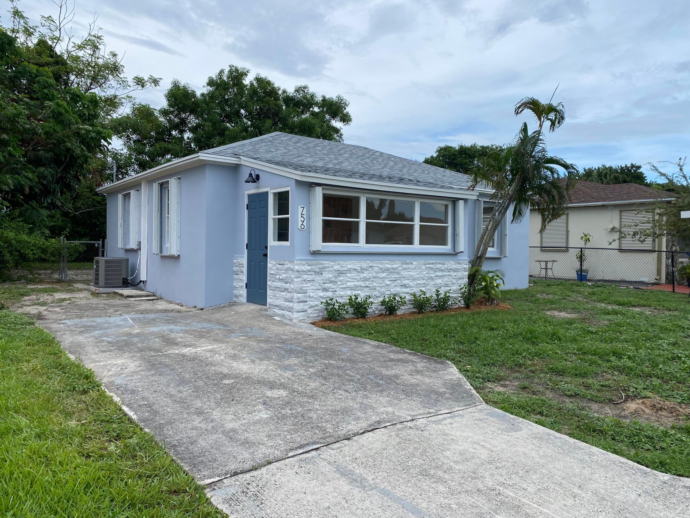 756 W 1ST Street