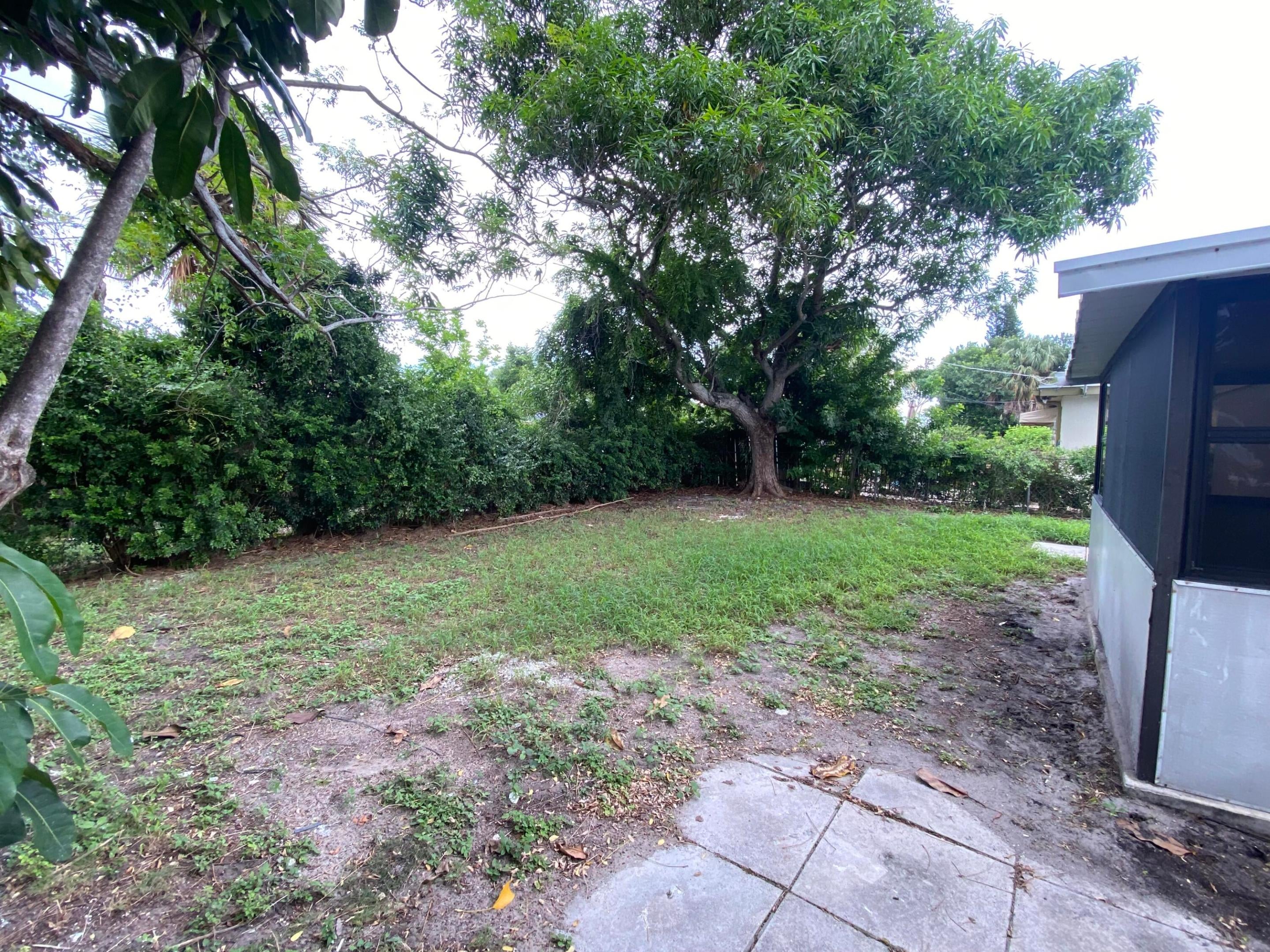 756 W 1ST Street
