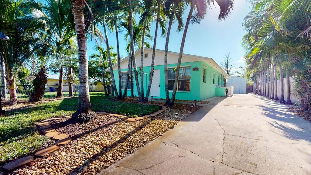 Photo of 3108 SE Iris Street, Stuart, FL 34997 (MLS # R11051450)