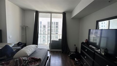 253 NE 2nd Street 2804 Miami FL 33132