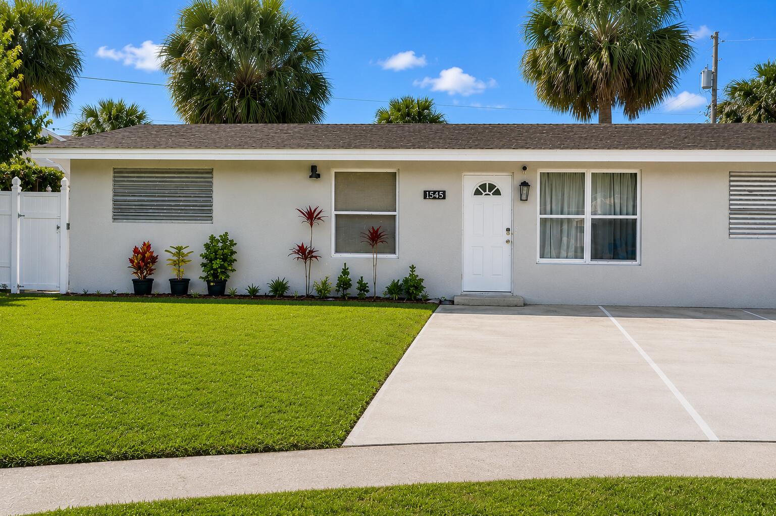 1545 S 24th Court
