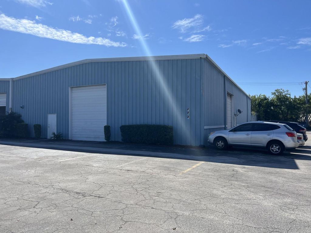 Photo of 720 W McNab Road, Fort Lauderdale, FL 33309 (MLS # F10489433)