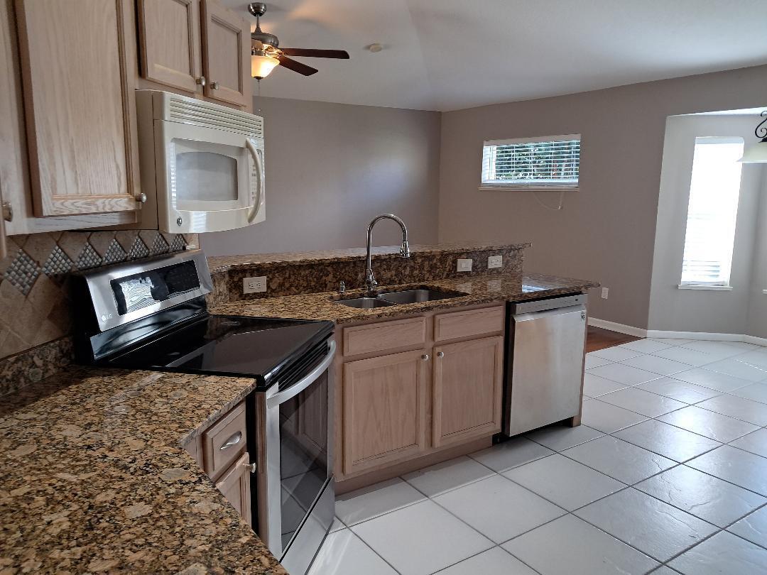 PORT ST LUCIE SECTION 41 - Residential Lease