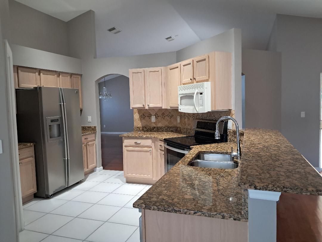 PORT ST LUCIE SECTION 41 - Residential Lease
