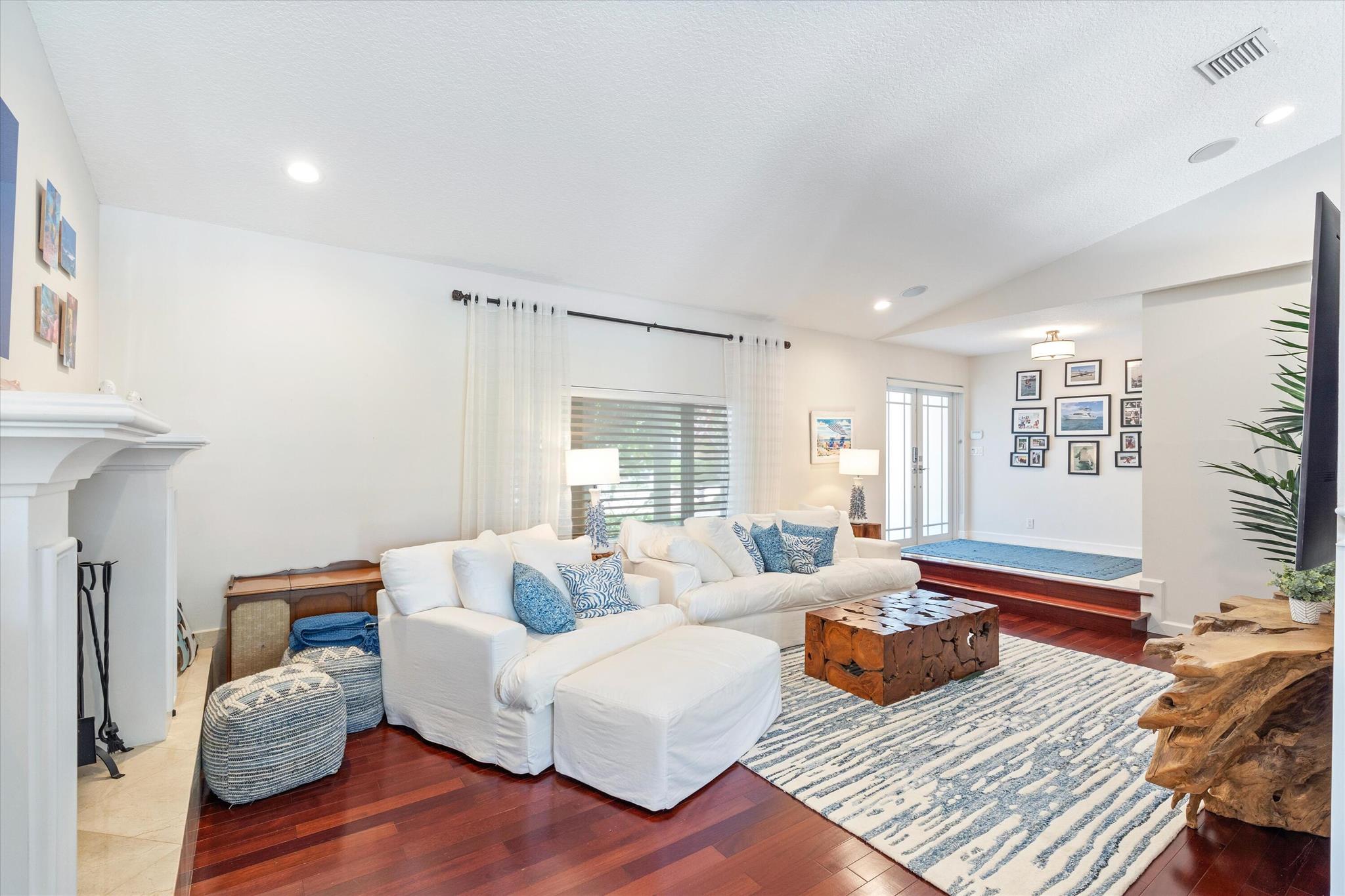 BOCA BAY COLONY - Residential Lease