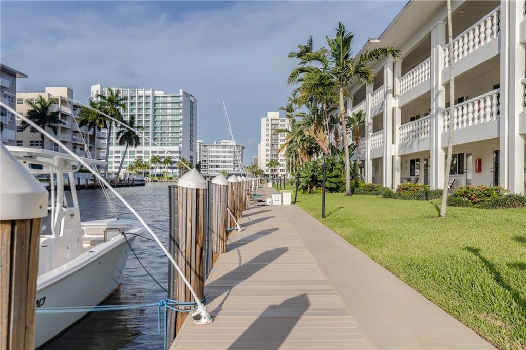 WATERSIDE ON THE INTRACOA - Residential Lease