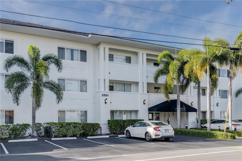 WATERSIDE ON THE INTRACOA - Residential Lease