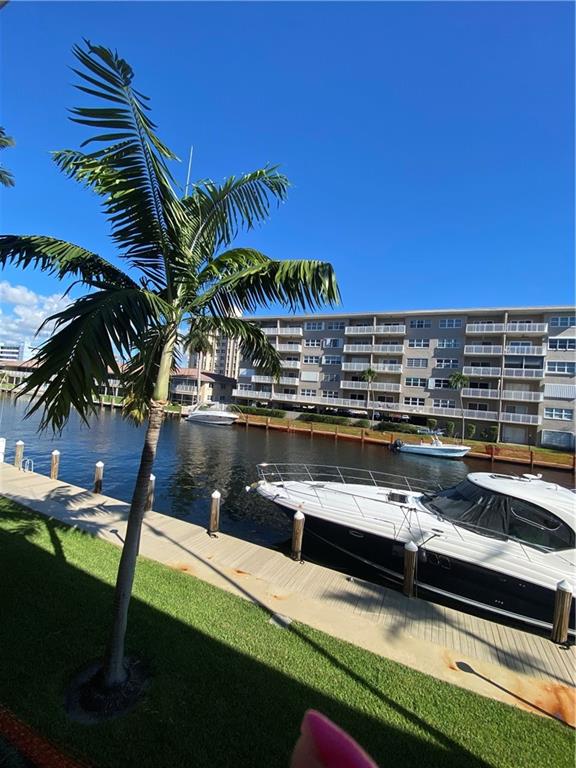 WATERSIDE ON THE INTRACOA - Residential Lease