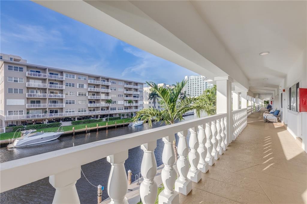 WATERSIDE ON THE INTRACOA - Residential Lease