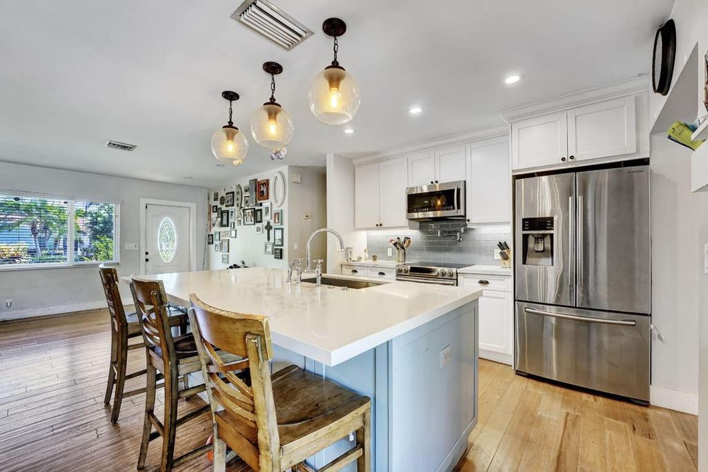 Photo of 1260 SW 17th Street, Boca Raton, FL 33486 (MLS # R11095874)