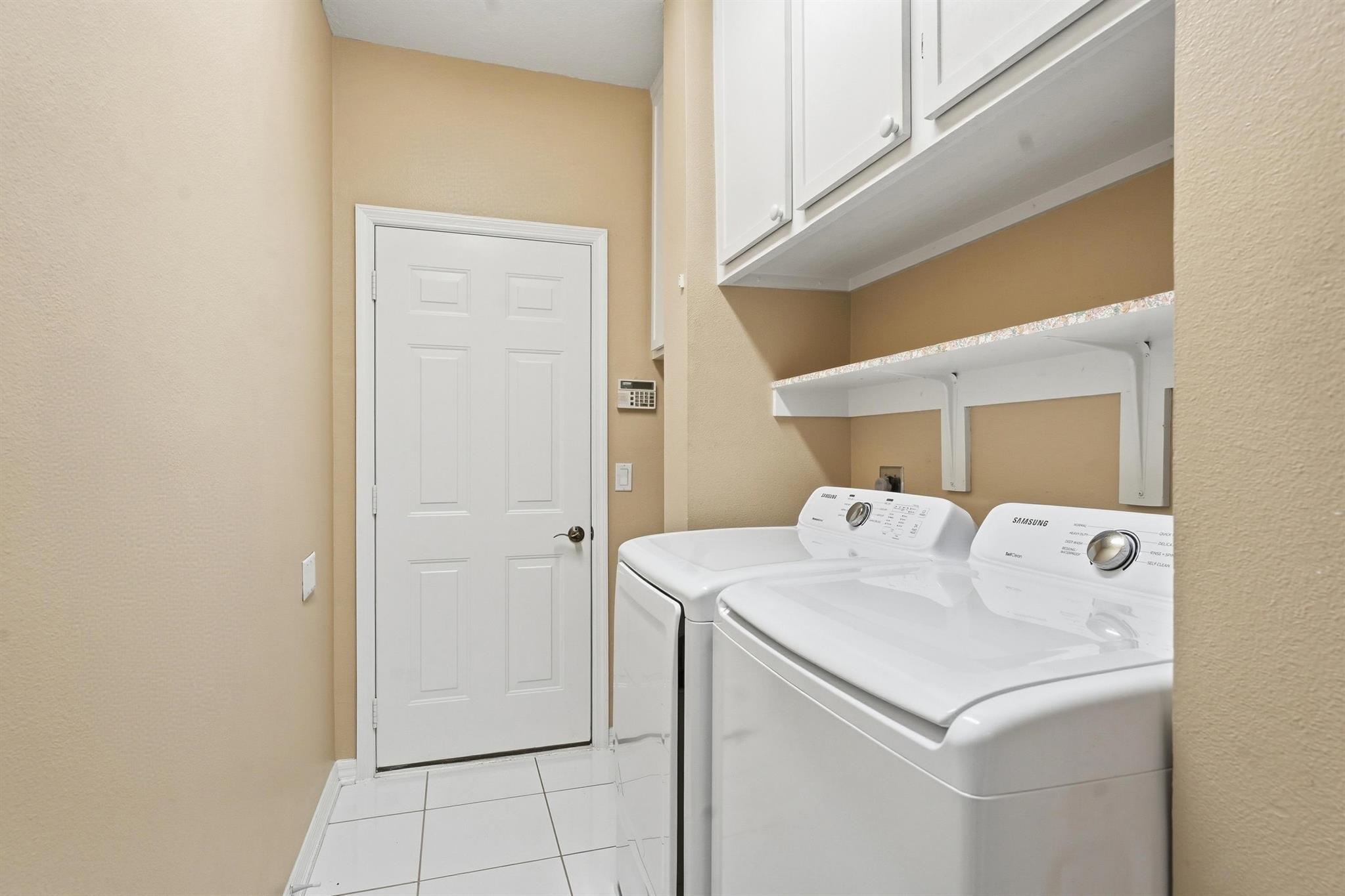 HARBOUR ISLES AT LAKE CHA - Residential