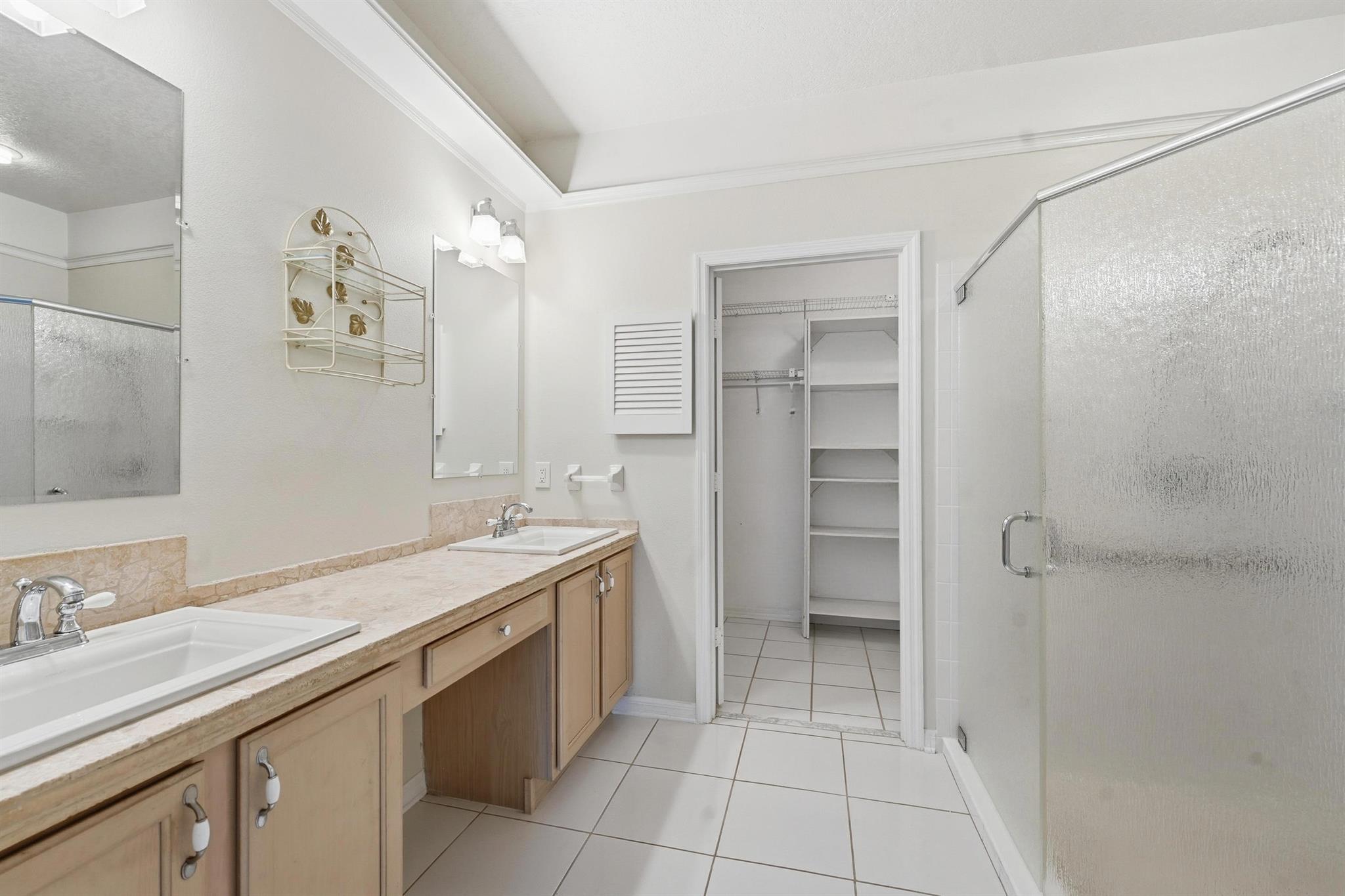 HARBOUR ISLES AT LAKE CHA - Residential