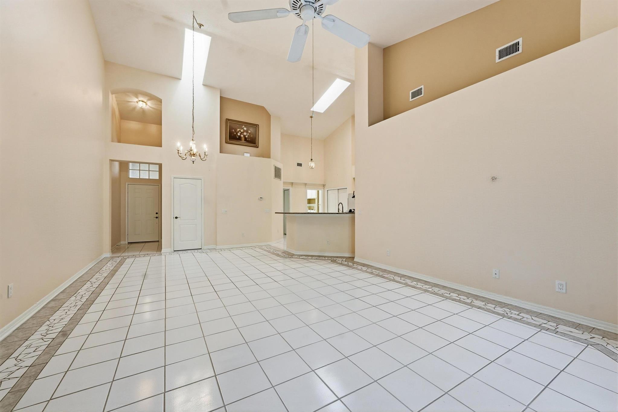 HARBOUR ISLES AT LAKE CHA - Residential