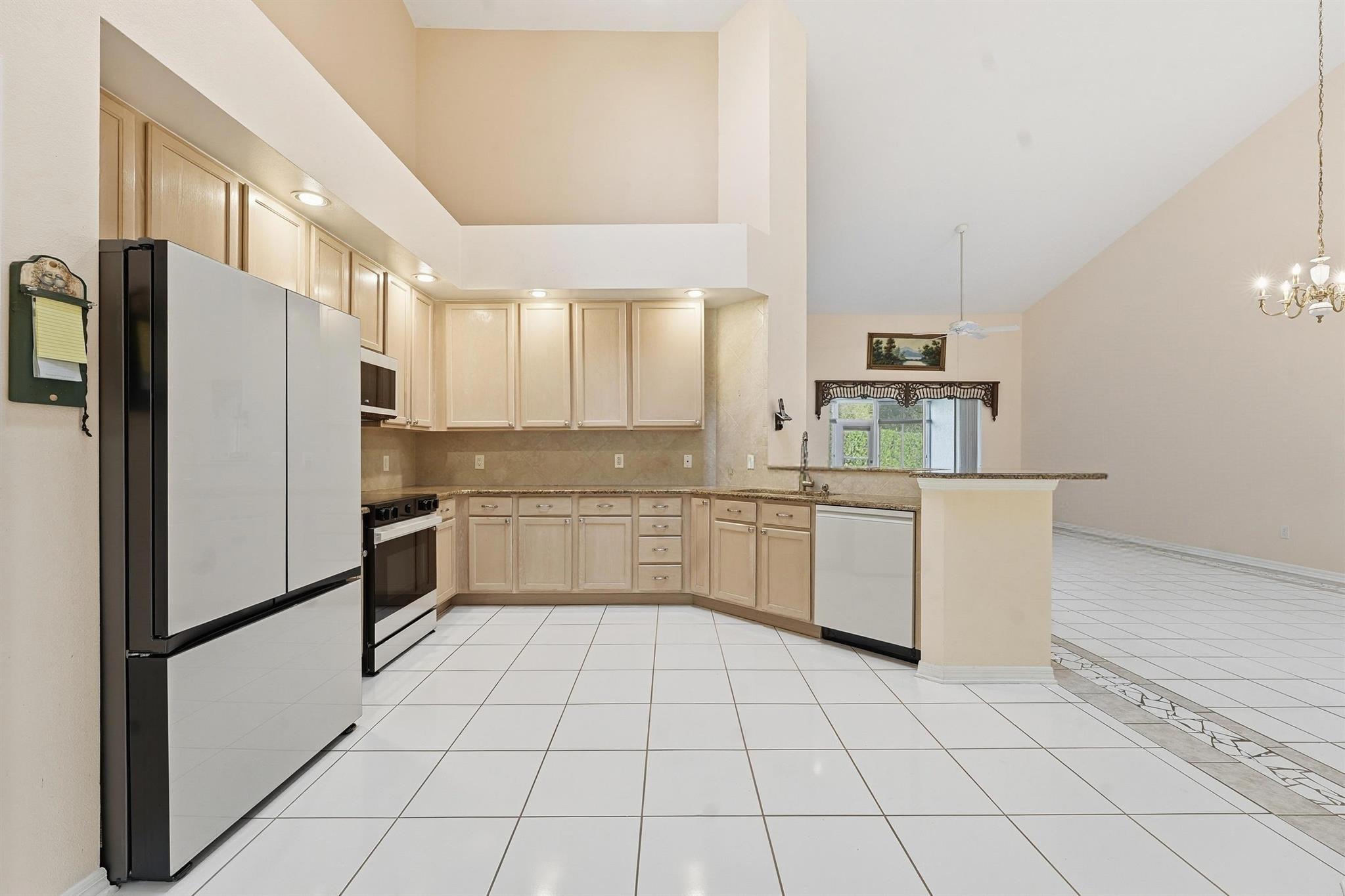 HARBOUR ISLES AT LAKE CHA - Residential