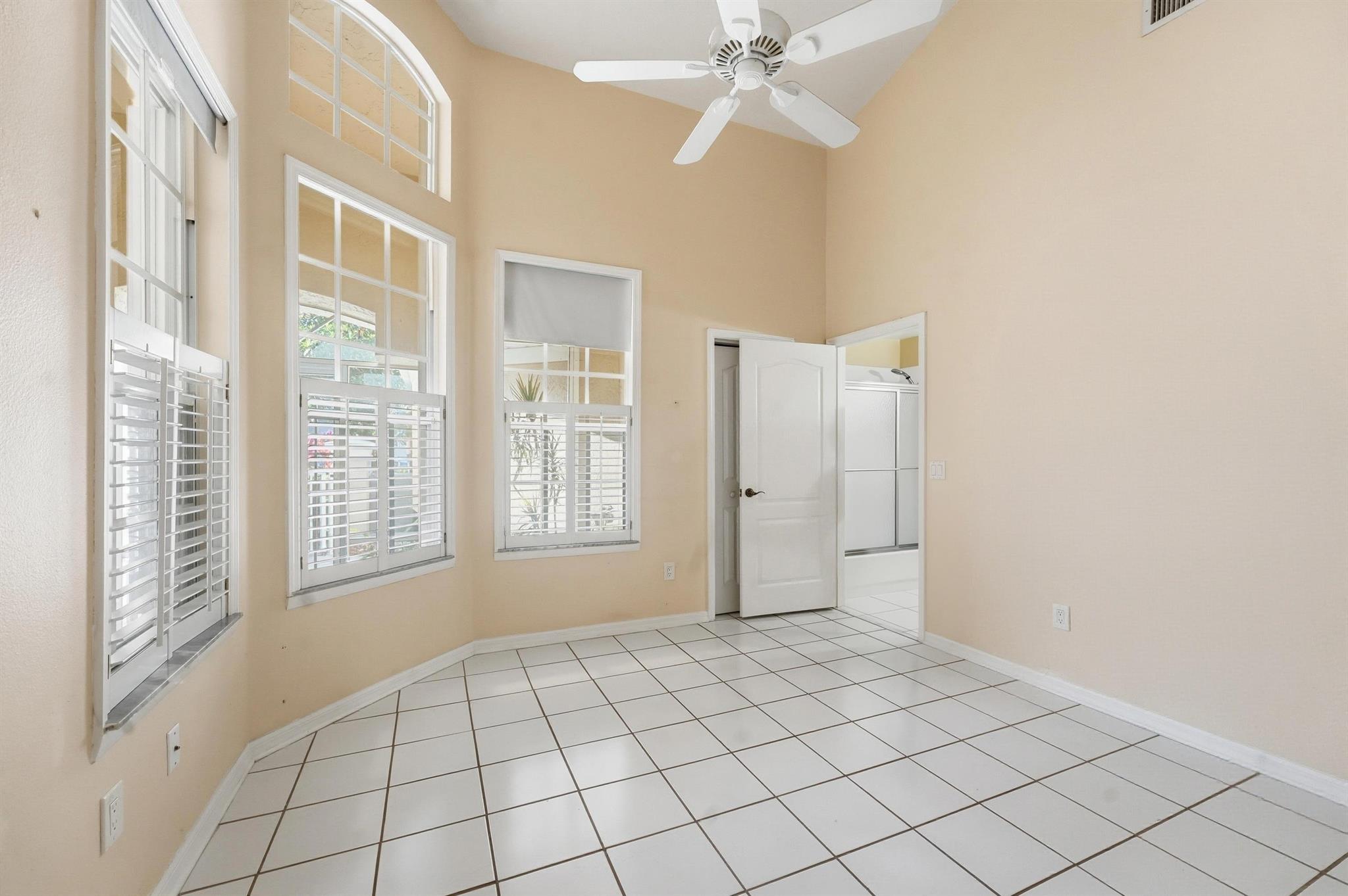 HARBOUR ISLES AT LAKE CHA - Residential