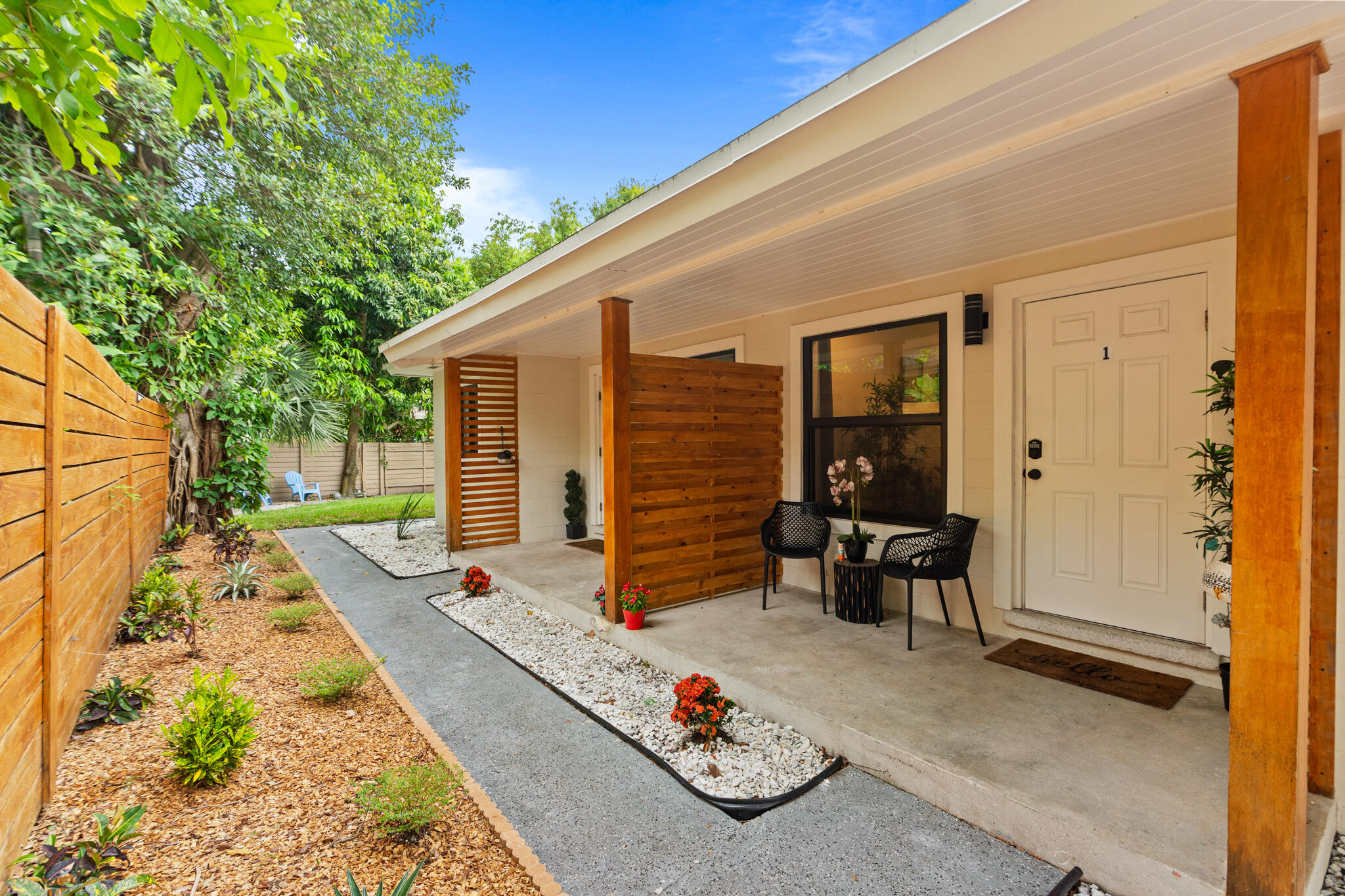 210 SW 11th Street 1-2