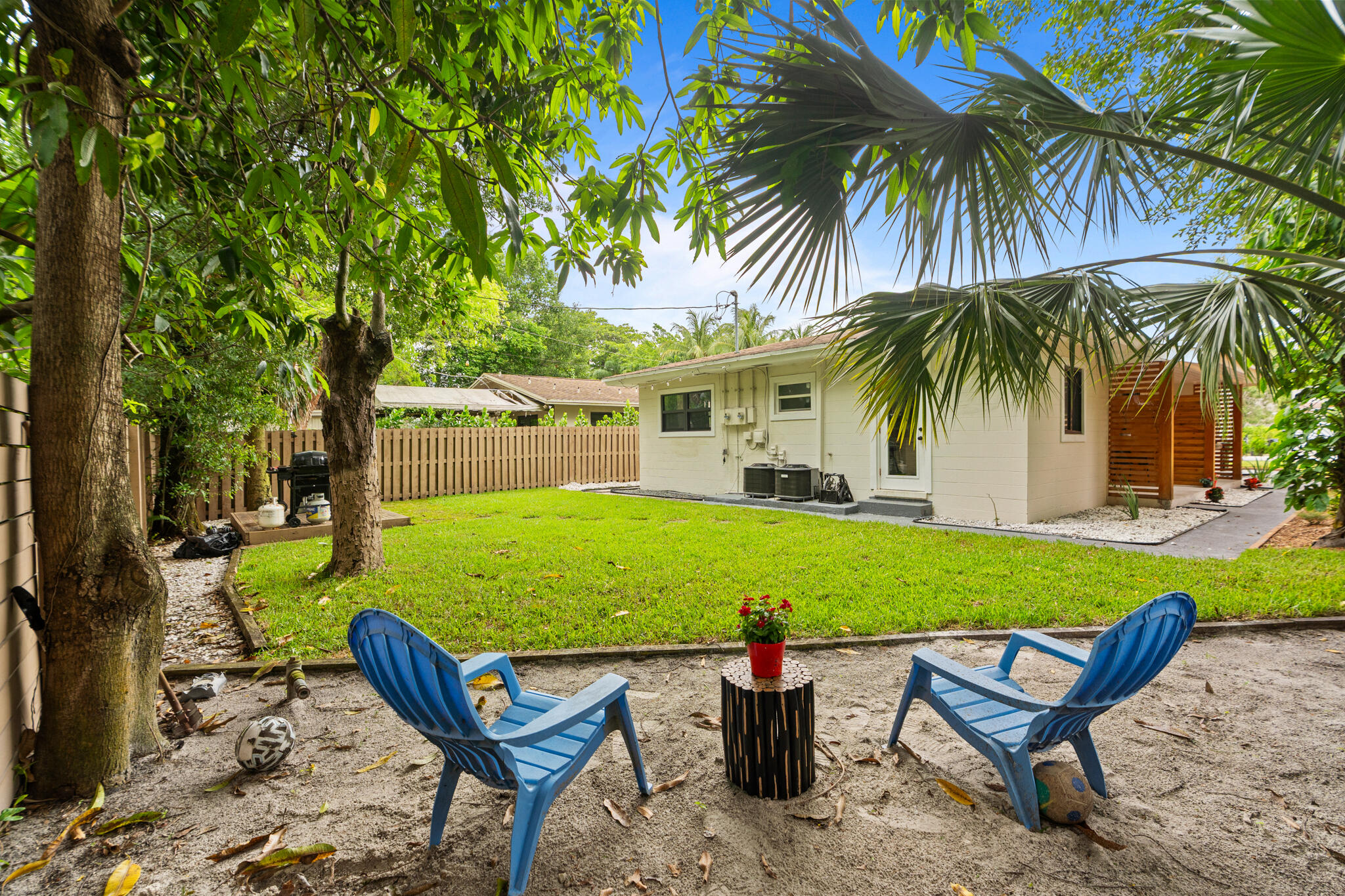210 SW 11th Street 1-2