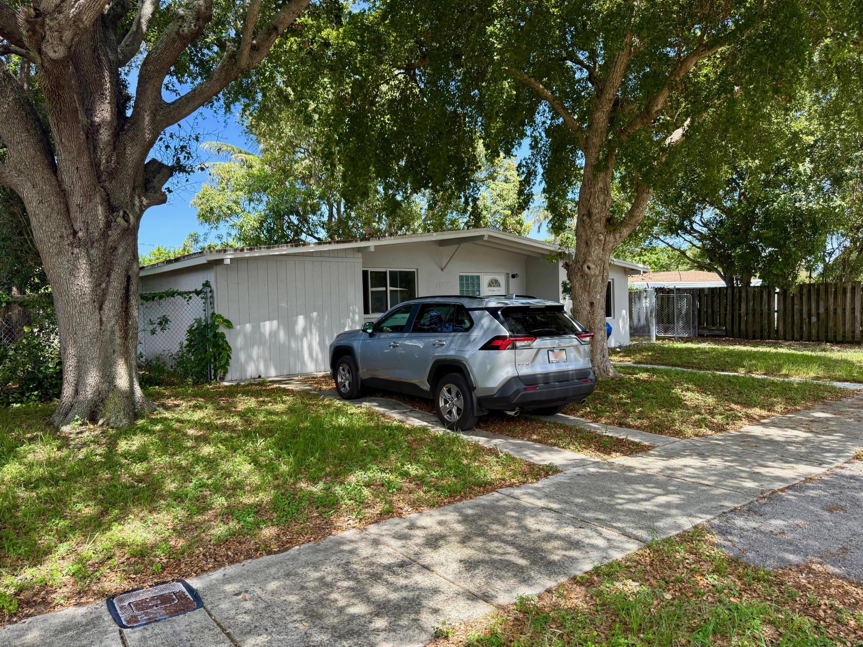 4520 NE 16TH Avenue, Pompano Beach FL 33064