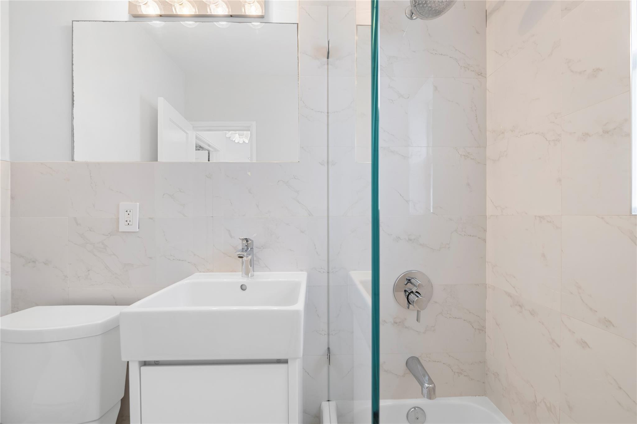 BREAKERS SEVILLE CO-OP - Residential Lease