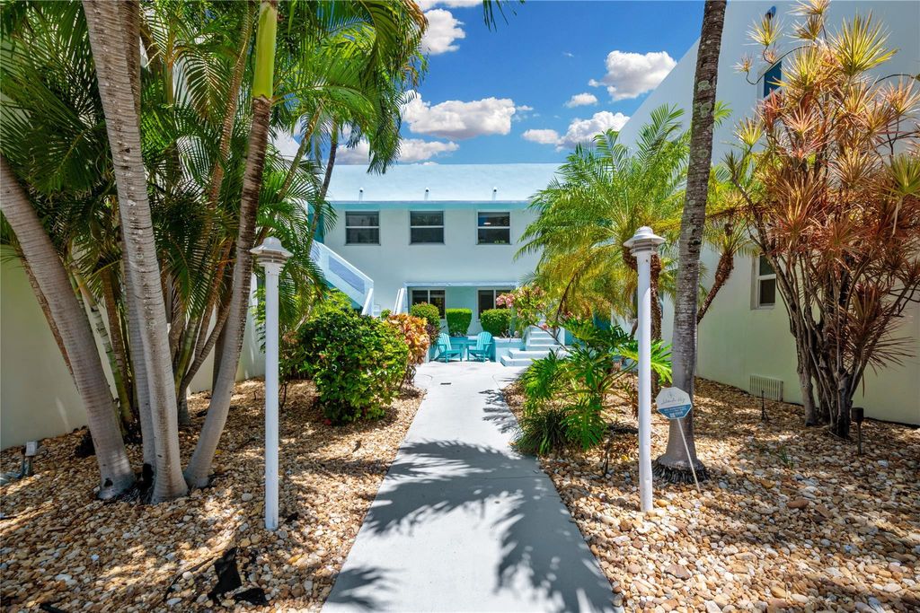 Photo of 3015 Seville Street #5, Fort Lauderdale, FL 33304 (MLS # B26016331)