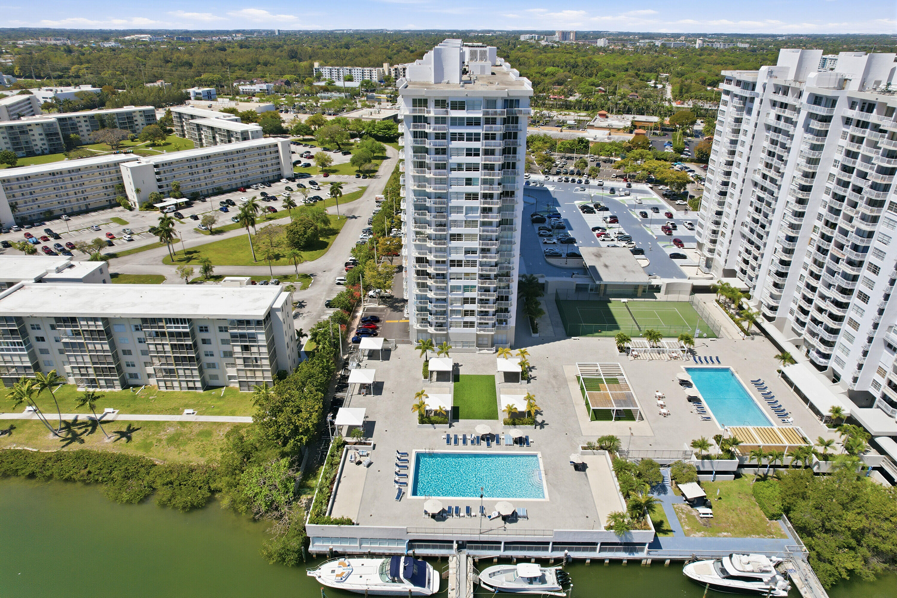 DEL PRADO MARINA - Residential