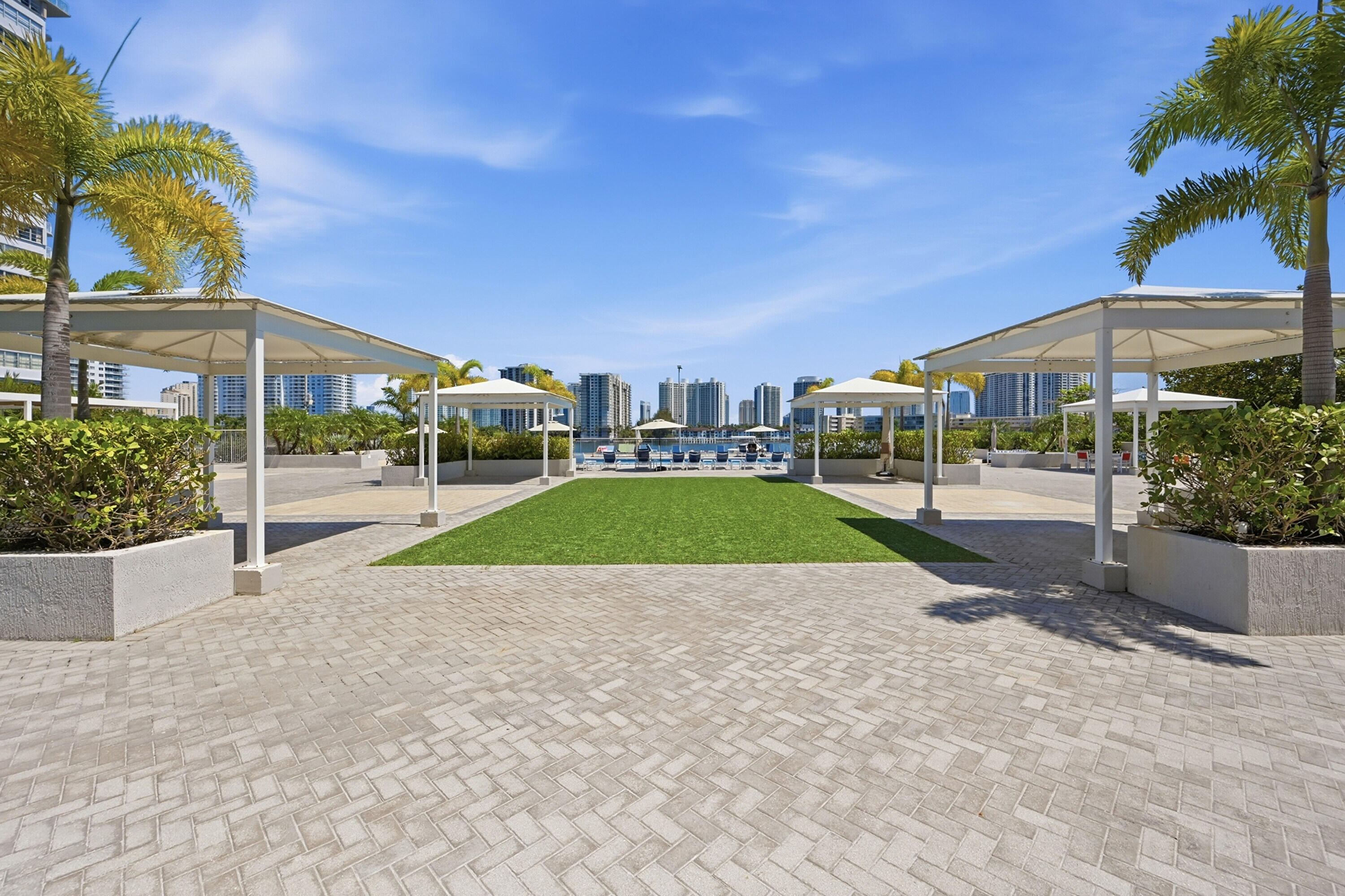 DEL PRADO MARINA - Residential