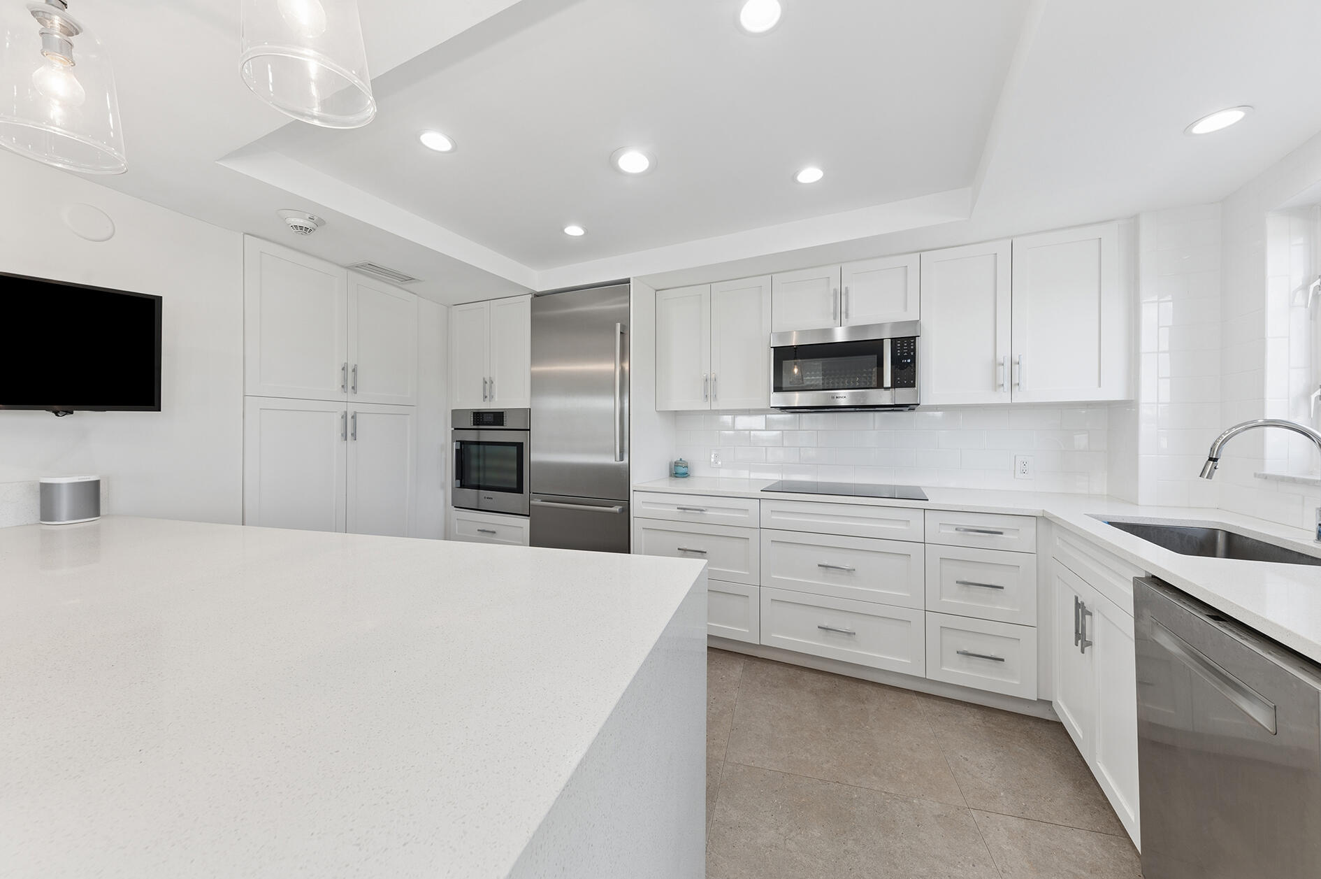 555 SE 6th Avenue 1f