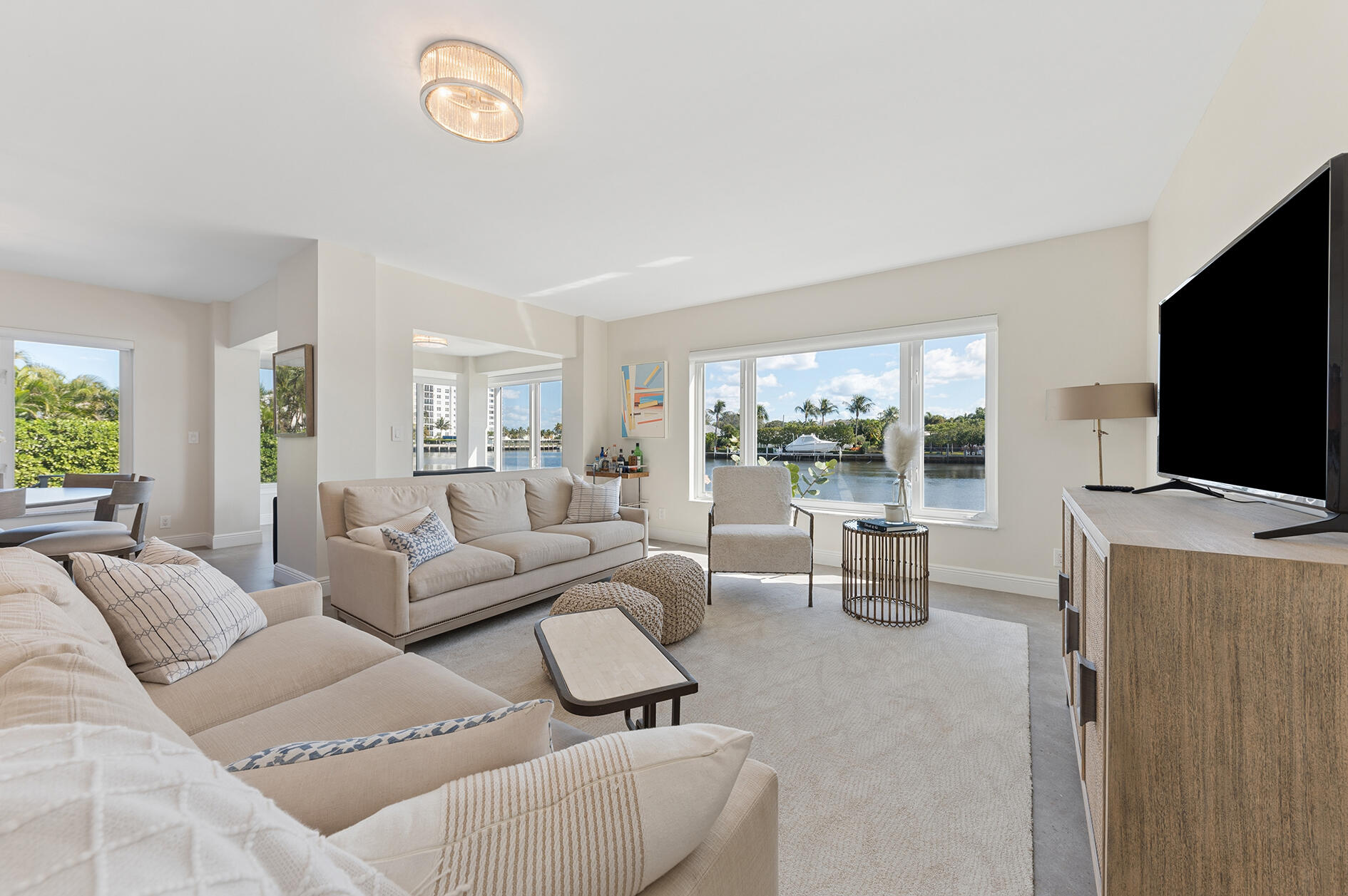 555 SE 6th Avenue 1f