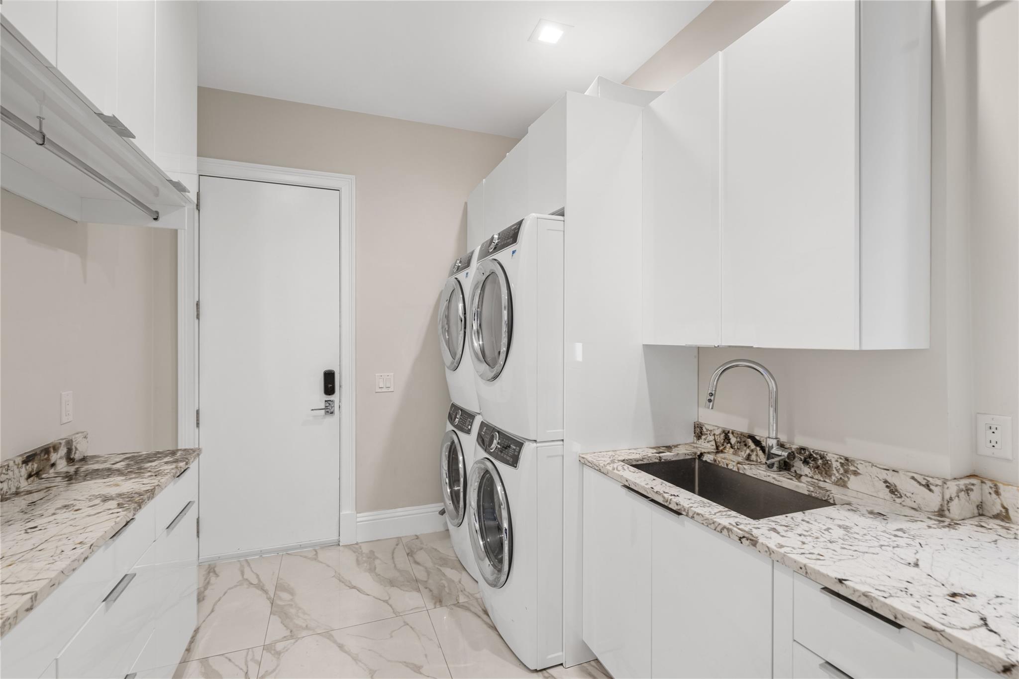 HILLSBORO SHORES SEC B - Residential