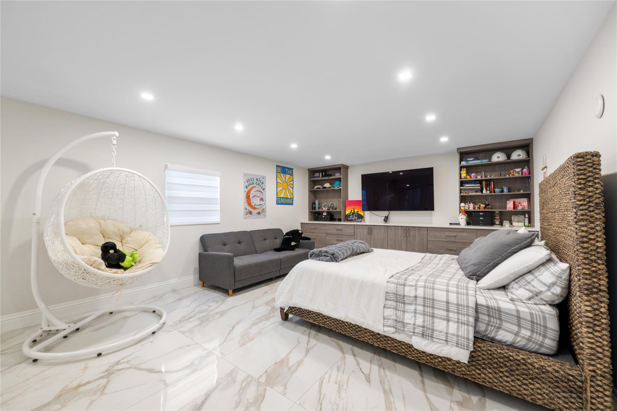 HILLSBORO SHORES SEC B - Residential