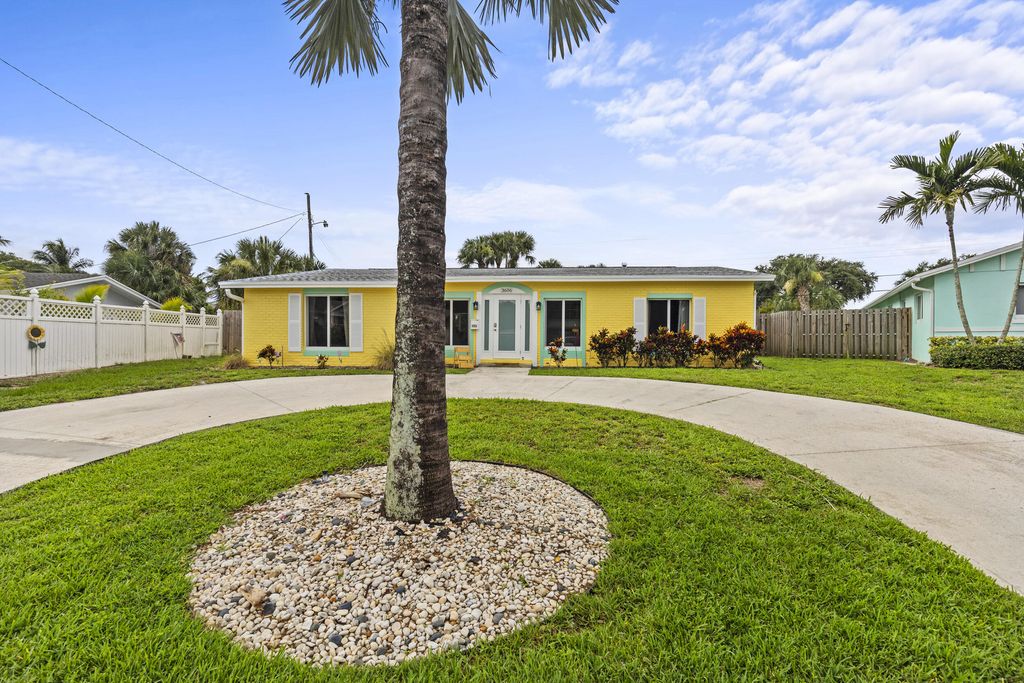 Photo of 3606 Daisy Avenue, Palm Beach Gardens, FL 33410 (MLS # R11106680)