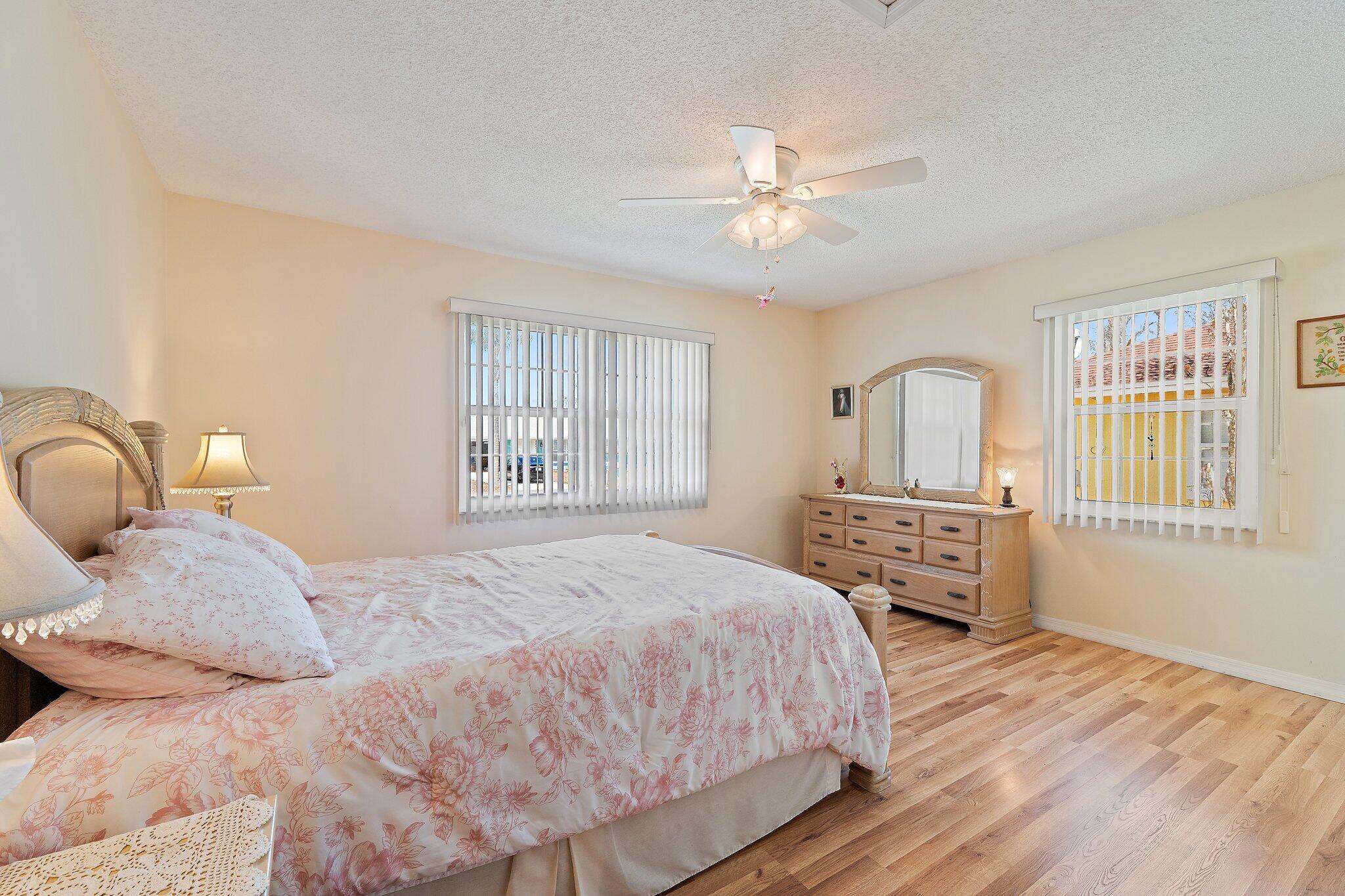 HOBE SOUND ESTATES - Residential