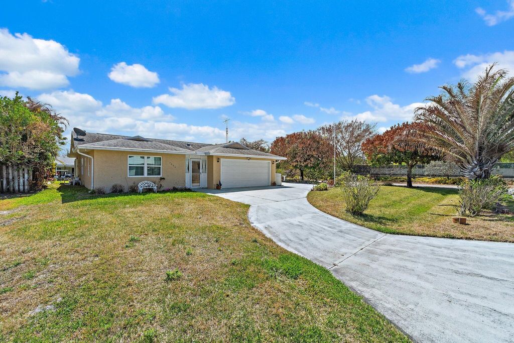 Photo of 7954 SE Carlton Street E, Hobe Sound, FL 33455 (MLS # R11169658)