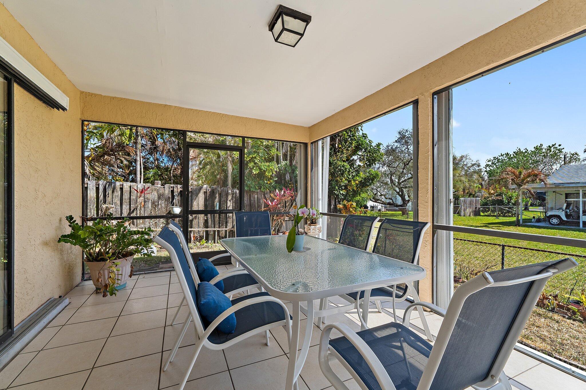 HOBE SOUND ESTATES - Residential