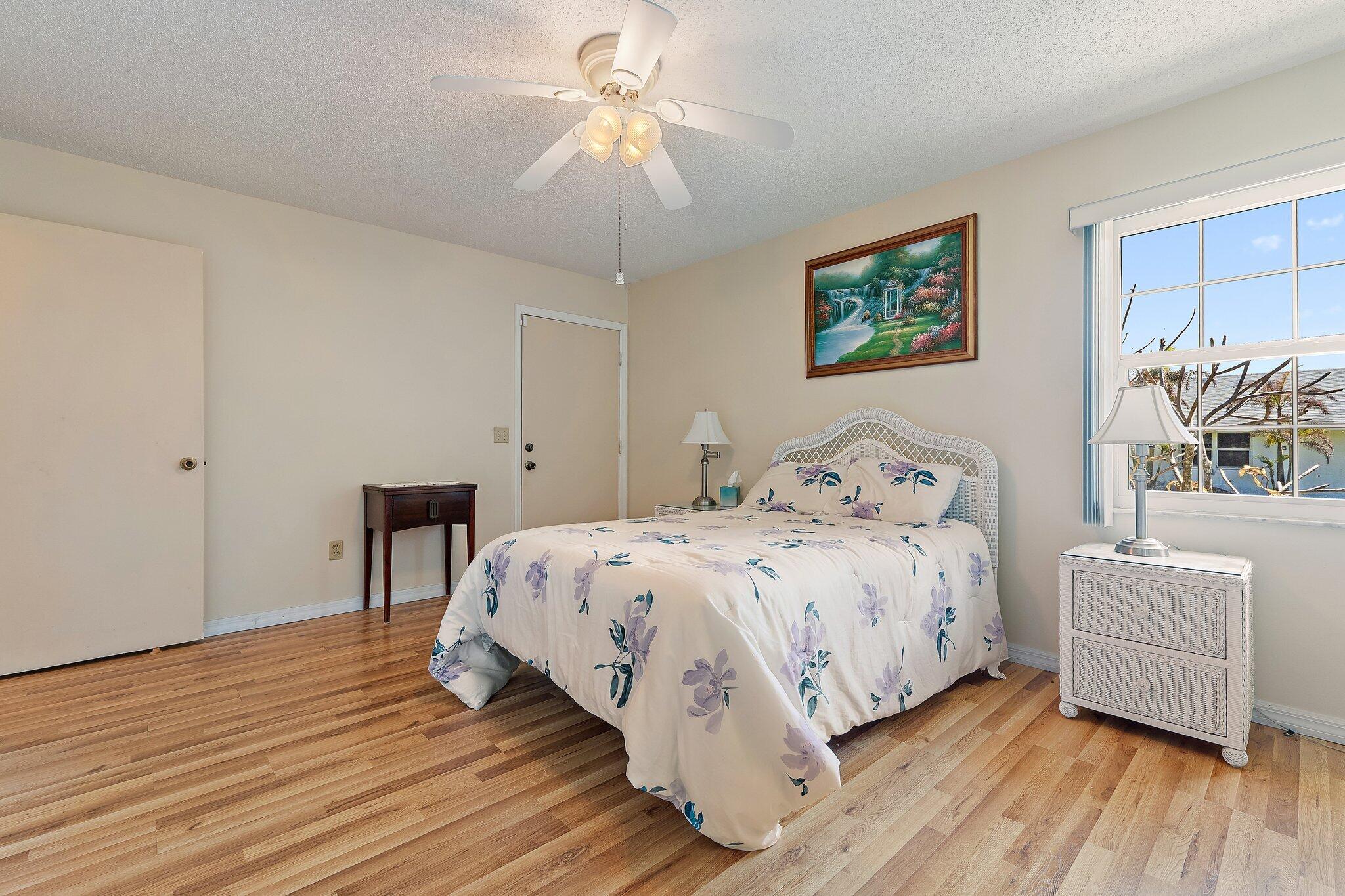 HOBE SOUND ESTATES - Residential