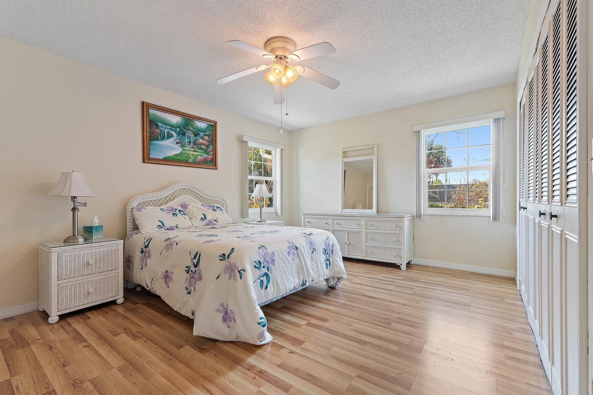 HOBE SOUND ESTATES - Residential